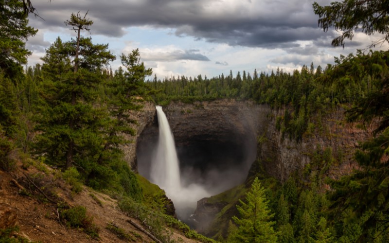 Helmcken Falls, Wells Gray Provincial Park - Image by edb3_16 via Canva